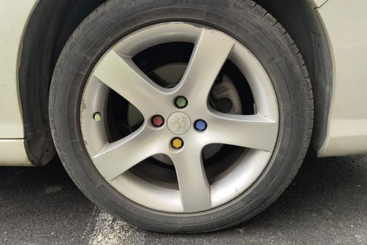 Used Peugeot 408 2013 2.0L Automatic Comfort Edition Right Front Wheel Hub