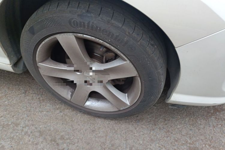 Used Peugeot 408 2013 2.0L Automatic Luxury Edition Right Front Wheel Hub
