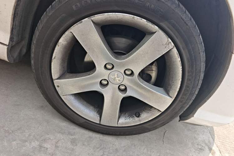 Used Peugeot 408 2013 2.0L Automatic Luxury Edition Right Front Wheel Hub