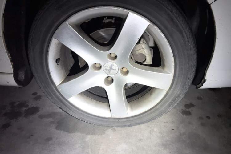 Used Peugeot 408 2013 2.0L Automatic Comfort Edition Right Front Wheel Hub