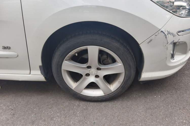 Used Peugeot 408 2013 2.0L Automatic Comfort Edition Right Front Wheel Hub