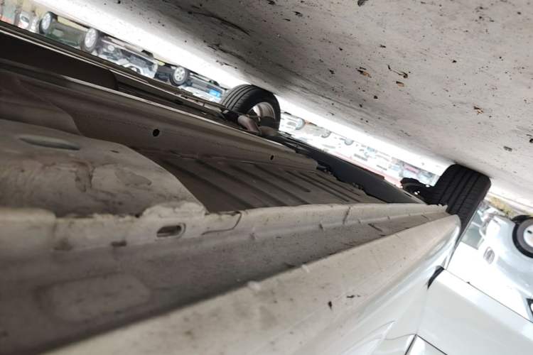 Used Peugeot 408 2013 2.0L Manual Comfort Edition Right Side Sill