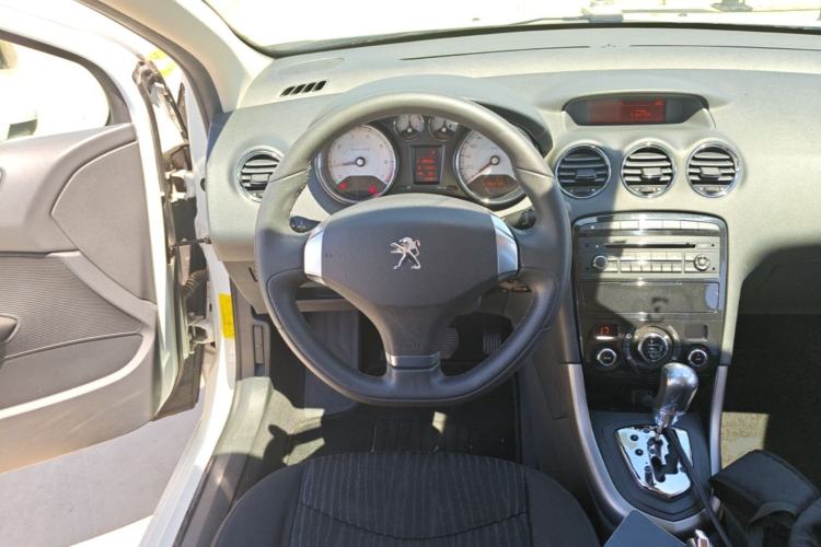 Used Peugeot 408 2013 2.0L Automatic Luxury Edition Steering Wheel