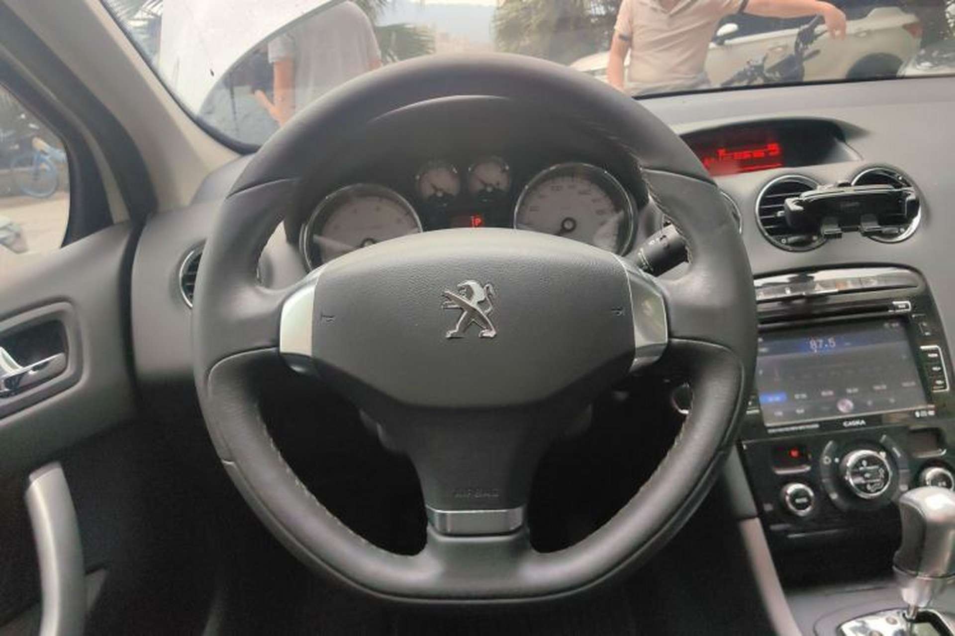 Used Peugeot 408 2013 2.0L Automatic Luxury Edition Steering Wheel