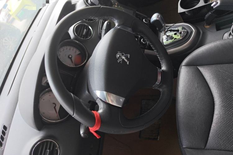 Used Peugeot 408 2013 2.0L Automatic Luxury Edition Steering Wheel