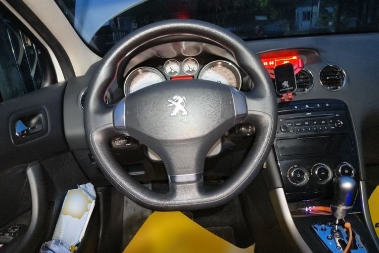 Used Peugeot 408 2013 2.0L Automatic Comfort Edition Steering Wheel