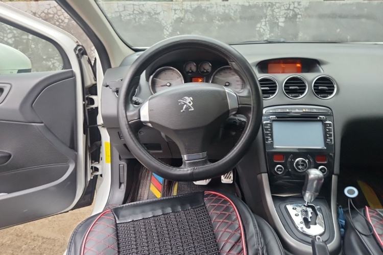Used Peugeot 408 2013 2.0L Automatic Luxury Edition Steering Wheel
