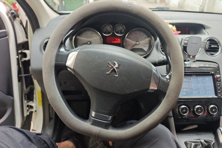 Used Peugeot 408 2013 2.0L Manual Comfort Edition Steering Wheel