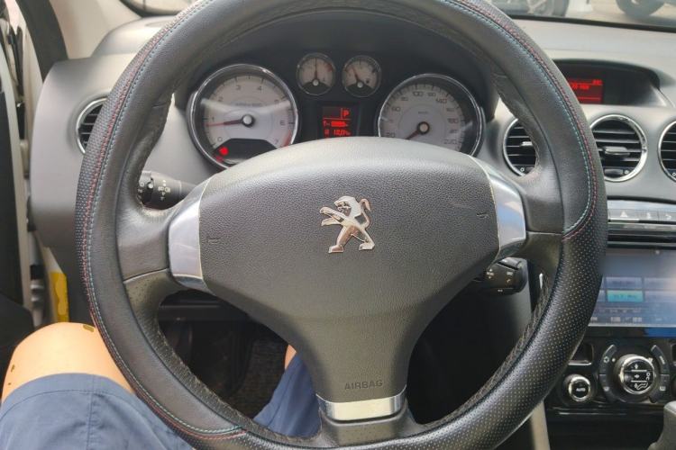 Used Peugeot 408 2013 2.0L Automatic Luxury Edition Steering Wheel