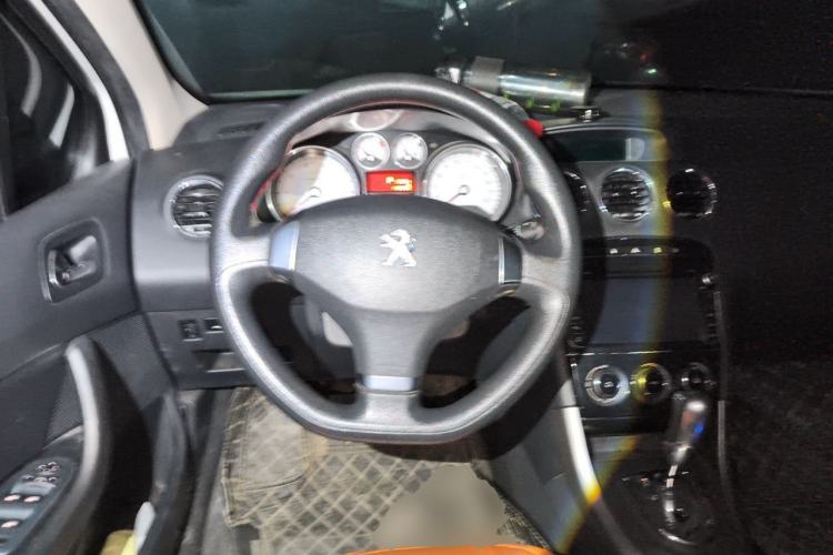 Used Peugeot 408 2013 1.6L Automatic Comfort Edition Steering Wheel