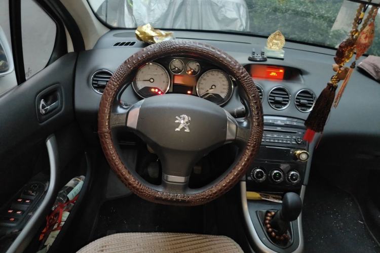 Used Peugeot 408 2013 1.6L Manual Comfort Edition Steering Wheel