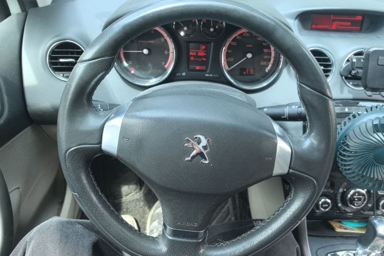 Used Peugeot 408 2013 2.0L Automatic Luxury Edition Steering Wheel