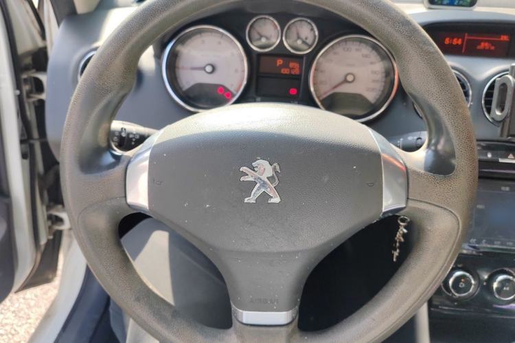 Used Peugeot 408 2013 2.0L Automatic Comfort Edition Steering Wheel