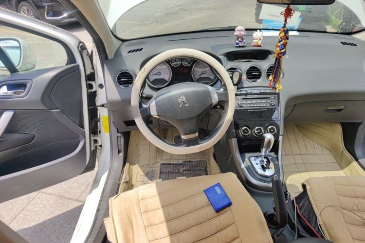 Used Peugeot 408 2013 2.0L Automatic Comfort Edition Steering Wheel