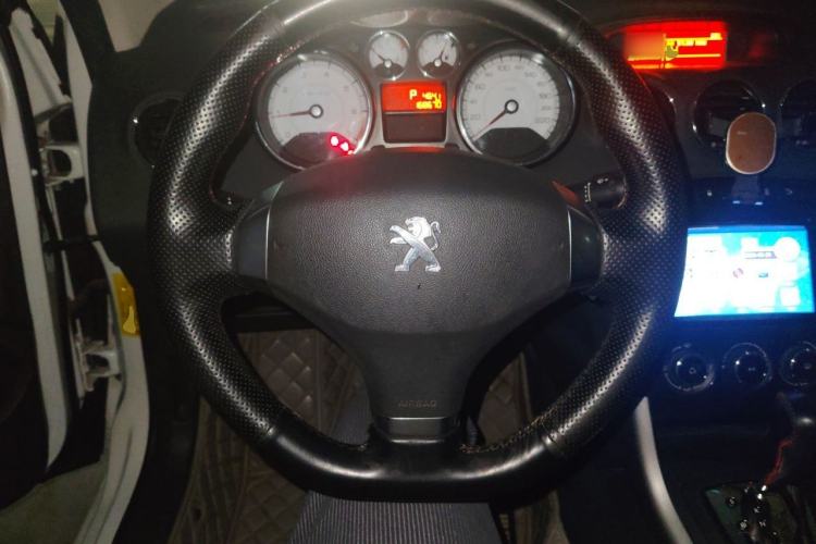 Used Peugeot 408 2013 2.0L Automatic Comfort Edition Steering Wheel