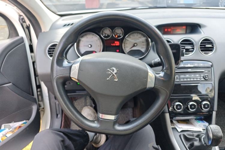 Used Peugeot 408 2013 1.6L Manual Comfort Edition Steering Wheel