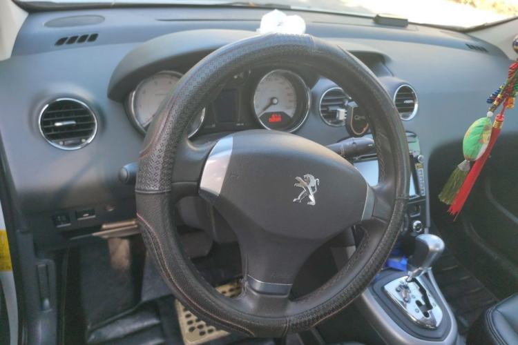 Used Peugeot 408 2013 2.0L Automatic Luxury Edition Steering Wheel