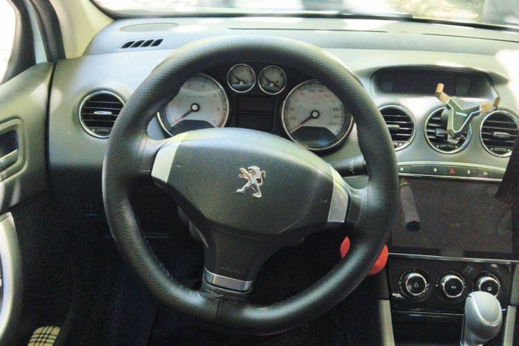 Used Peugeot 408 2013 1.6L Automatic Comfort Edition Steering Wheel