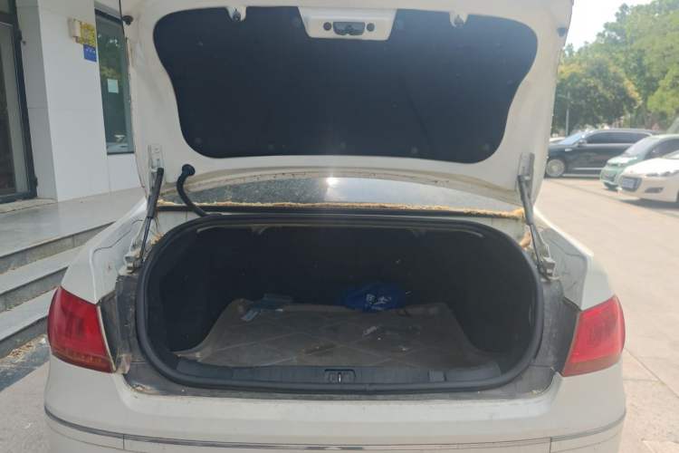 Used Peugeot 408 2013 2.0L Manual Comfort Edition Trunk