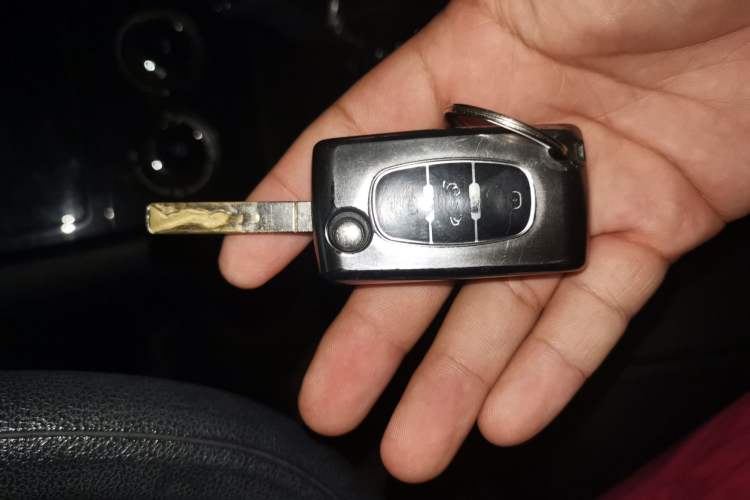 Used Peugeot 408 2013 2.0L Automatic Comfort Edition Vehicle Key