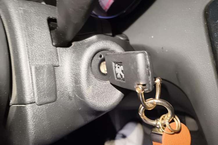 Used Peugeot 408 2013 2.0L Automatic Comfort Edition Vehicle Key