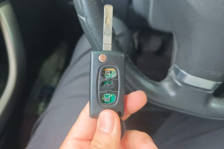 Used Peugeot 408 2013 2.0L Manual Comfort Edition Vehicle Key