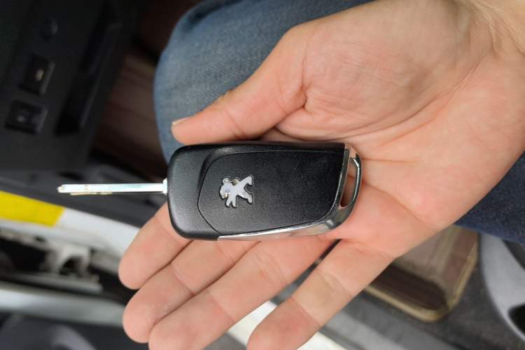 Used Peugeot 408 2013 2.0L Automatic Comfort Edition Vehicle Key