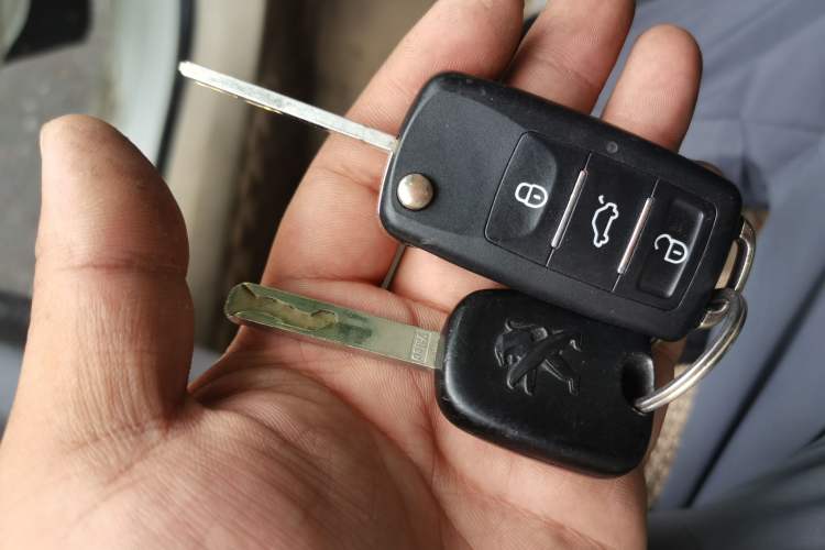 Used Peugeot 408 2013 2.0L Automatic Comfort Edition Vehicle Key