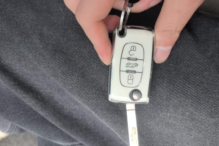 Used Peugeot 408 2013 2.0L Automatic Luxury Edition Vehicle Key