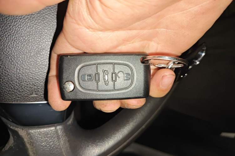 Used Peugeot 408 2013 2.0L Automatic Comfort Edition Vehicle Key