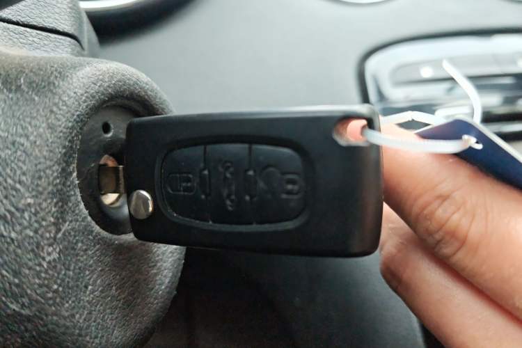 Used Peugeot 408 2013 1.6L Manual Comfort Edition Vehicle Key