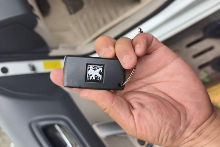 Used Peugeot 408 2013 2.0L Automatic Comfort Edition Vehicle Key