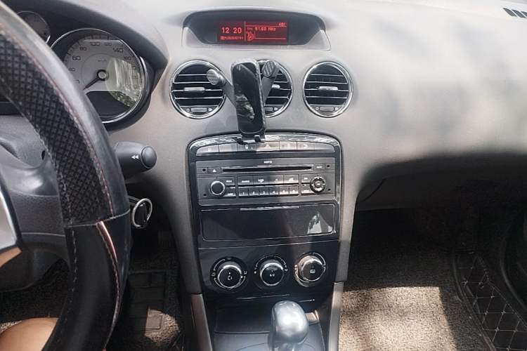 Used Peugeot 408 2013 2.0L Automatic Comfort Edition Audio And AC Panel
