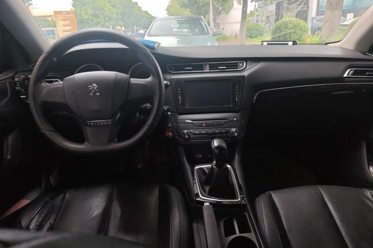 Used Peugeot 408 2014 1.8L Manual Leading Edition Center Console