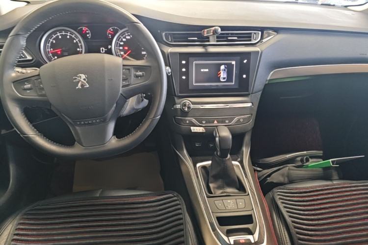 Used Peugeot 408 2014 1.8L Automatic Luxury Edition Center Console