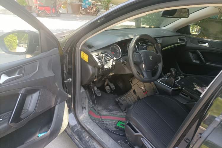 Used Peugeot 408 2014 1.8L Manual Leading Edition Driver Seat