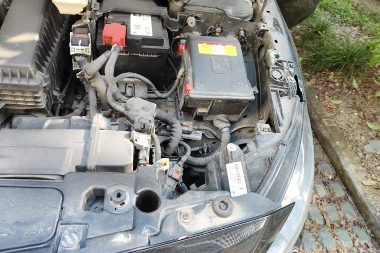 Used Peugeot 408 2014 1.8L Automatic Luxury Edition Engine Bay Left