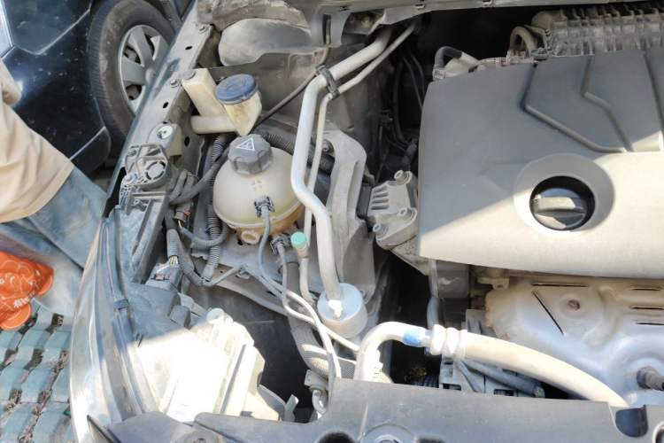 Used Peugeot 408 2014 1.8L Automatic Luxury Edition Engine Bay Right