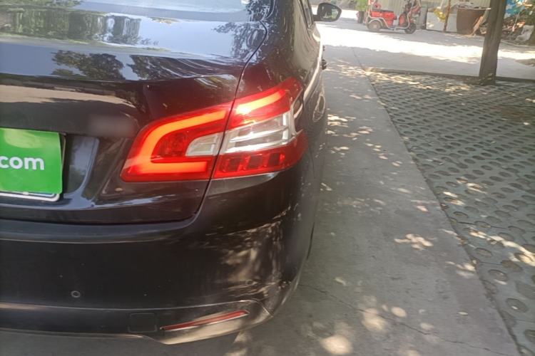 Used Peugeot 408 2014 1.8L Manual Leading Edition Exterior 3