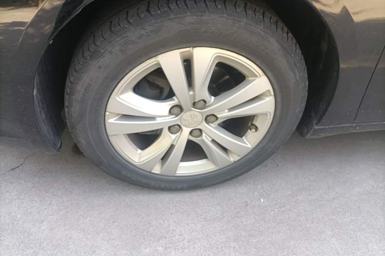 Used Peugeot 408 2014 1.8L Manual Leading Edition Exterior 4