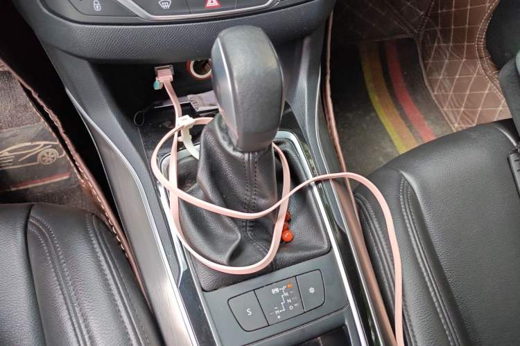 Used Peugeot 408 2014 1.8L Automatic Luxury Edition Gear Lever