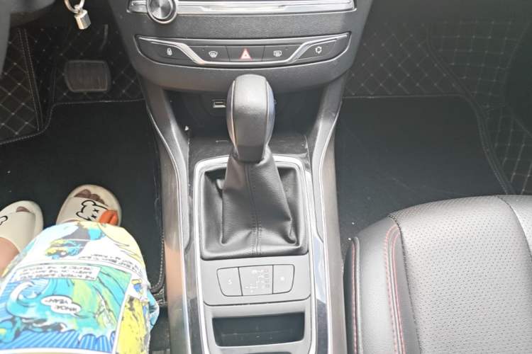 Used Peugeot 408 2014 1.8L Automatic Luxury Edition Gear Lever