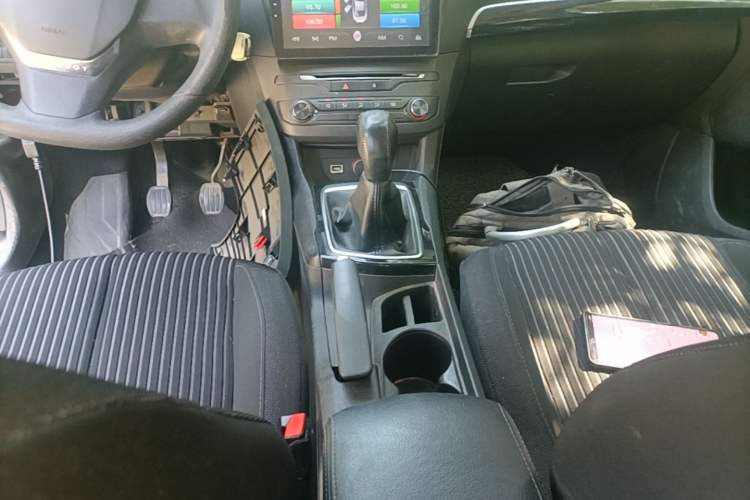 Used Peugeot 408 2014 1.8L Manual Leading Edition Gear Lever