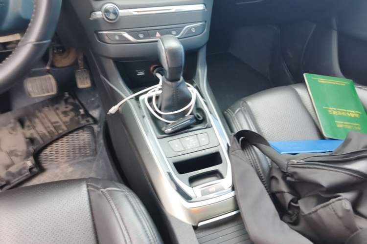 Used Peugeot 408 2014 1.8L Automatic Luxury Edition Gear Lever