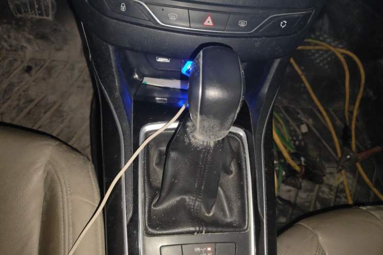 Used Peugeot 408 2014 1.6T Automatic Prestige Edition Gear Lever