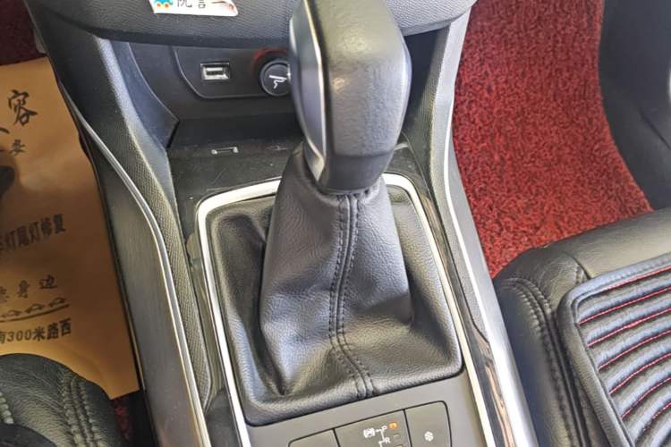 Used Peugeot 408 2014 1.8L Automatic Luxury Edition Gear Lever