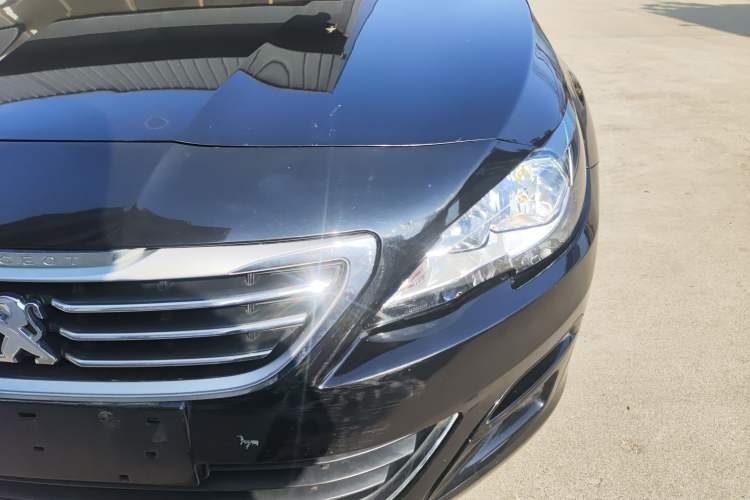 Used Peugeot 408 2014 1.8L Manual Leading Edition Left Front Headlight