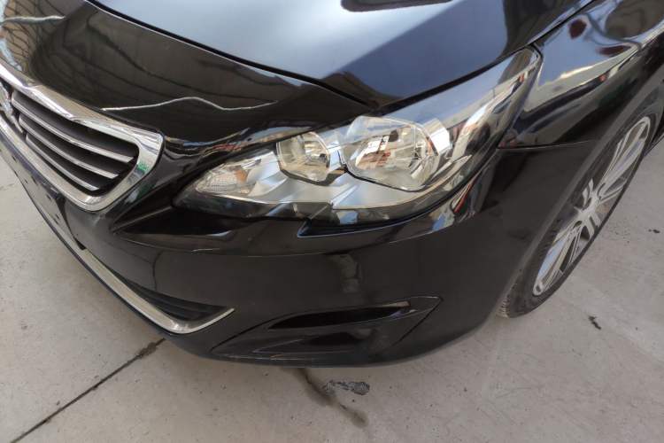 Used Peugeot 408 2014 1.8L Automatic Luxury Edition Left Front Headlight