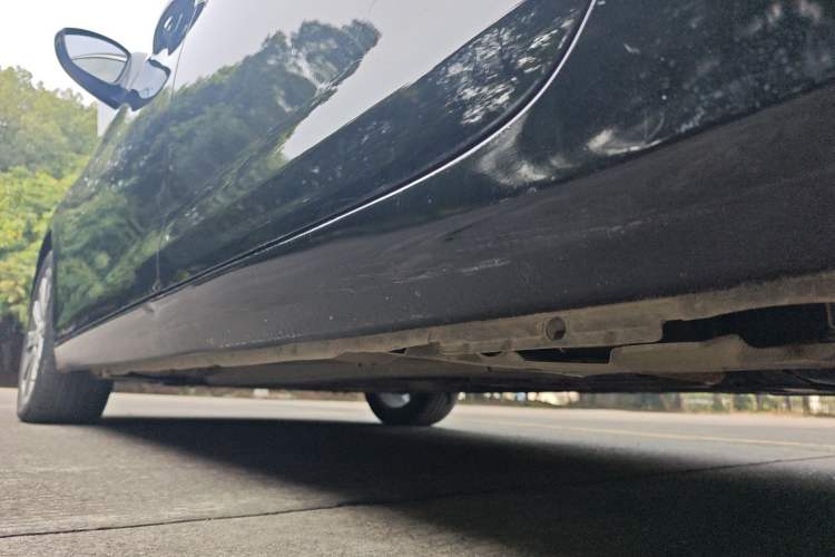 Used Peugeot 408 2014 1.8L Automatic Luxury Edition Left Side Sill