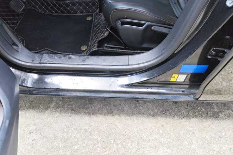 Used Peugeot 408 2014 1.8L Automatic Luxury Edition Left Side Sill
